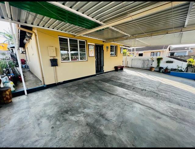 5 BEDROOM HOUSE FOR SALE IN NEWLANDS WEST